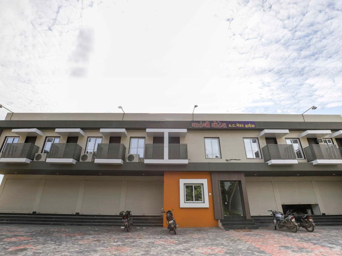 Oyo 47620 Hotel Matangi Motel Delvada Extérieur photo