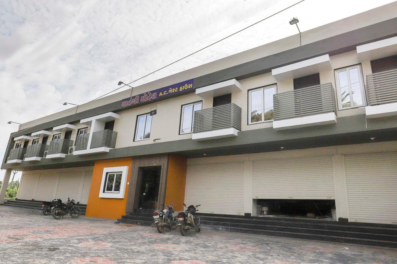 Oyo 47620 Hotel Matangi Motel Delvada Extérieur photo